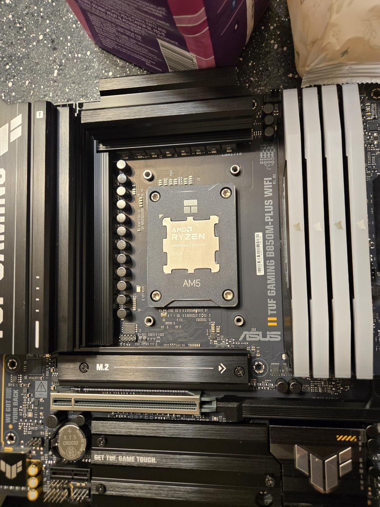 CORSAIR Vengeance RGB DDR5 RAM 32GB (2x16GB) 6000MHz CL30-36-36-76 1.4V AMD Expo & Intel XMP Desktop Computer Memory - White (CMH32GX5M2B6000Z30W) customer photo 2