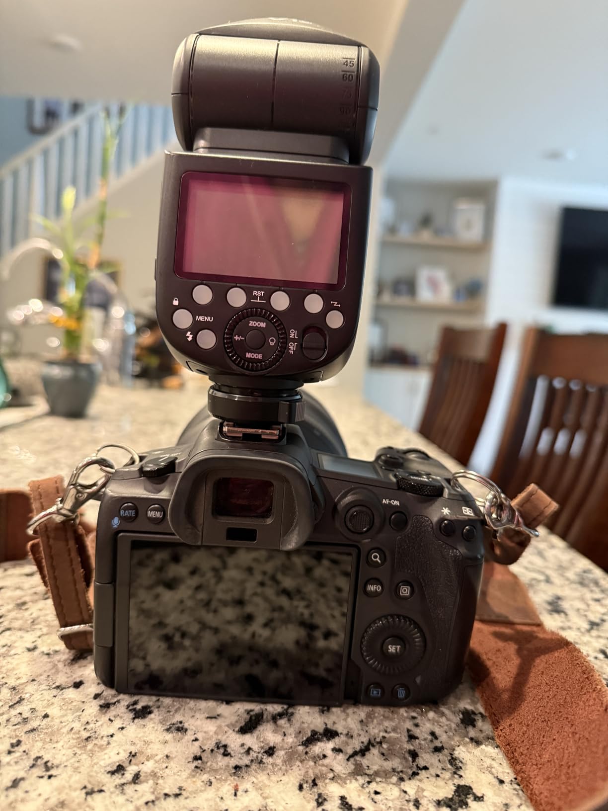 Godox V1 V1-C Flash Speedlite for Canon, 76Ws 2.4G TTL 1/8000 HSS, 480 Full Power Flashes, 1.5s Recycle, 2600mAh Li-ion Battery, LED Modeling Lamp (USA Version) customer photo 2