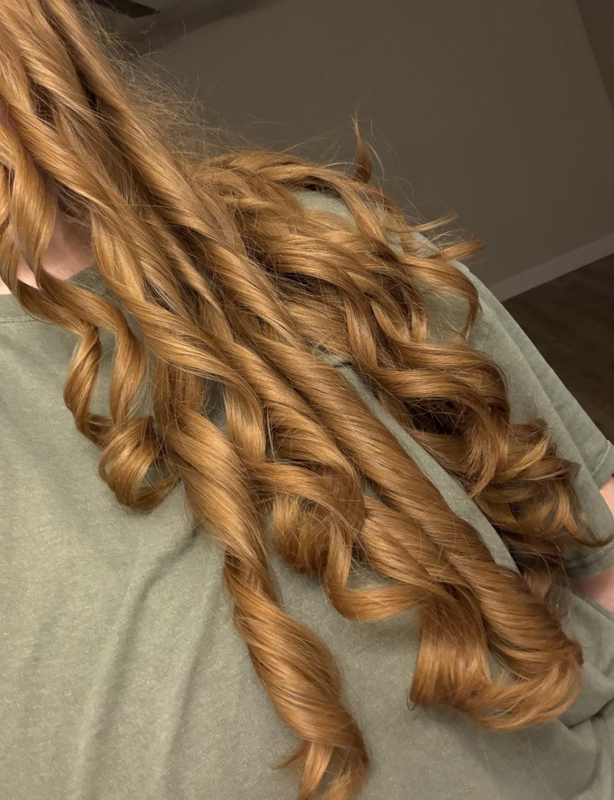 TYMO CurlPro Plus Automatic Rotating Curling Iron - Upgraded Long Barrel Curling Wand for Long Hair, Ceramic Hair Curler for Women, Anti-Scald, Tangle-Free, 600M Ionic, Dual Voltage, Gold, 1 Inch customer photo 2
