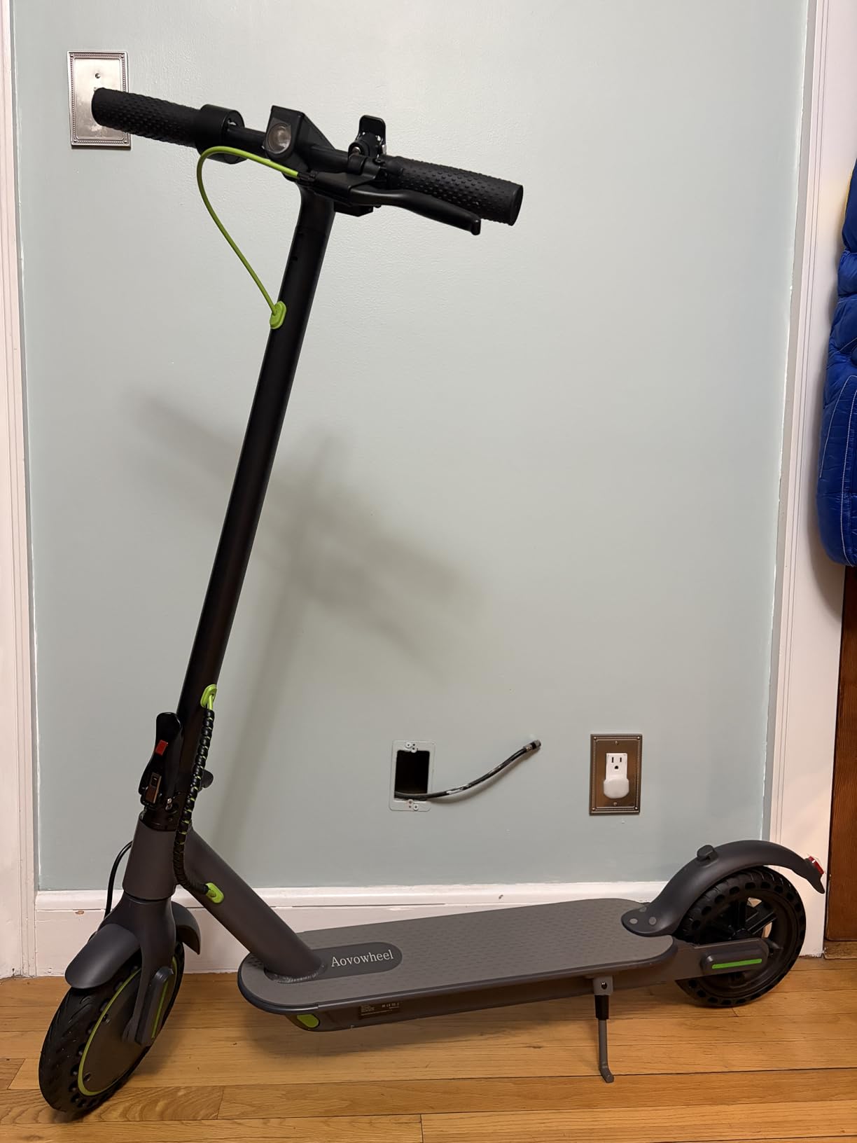 Electric Scooter for Adults, Folding E Scooter with 350W/500W Motor 16/24 Mph Top Speed, Max 19-23 Miles Long Range, 8.5''/10''/14''Tires Commuting Scooters with Dual Brakes System, APP customer photo 1