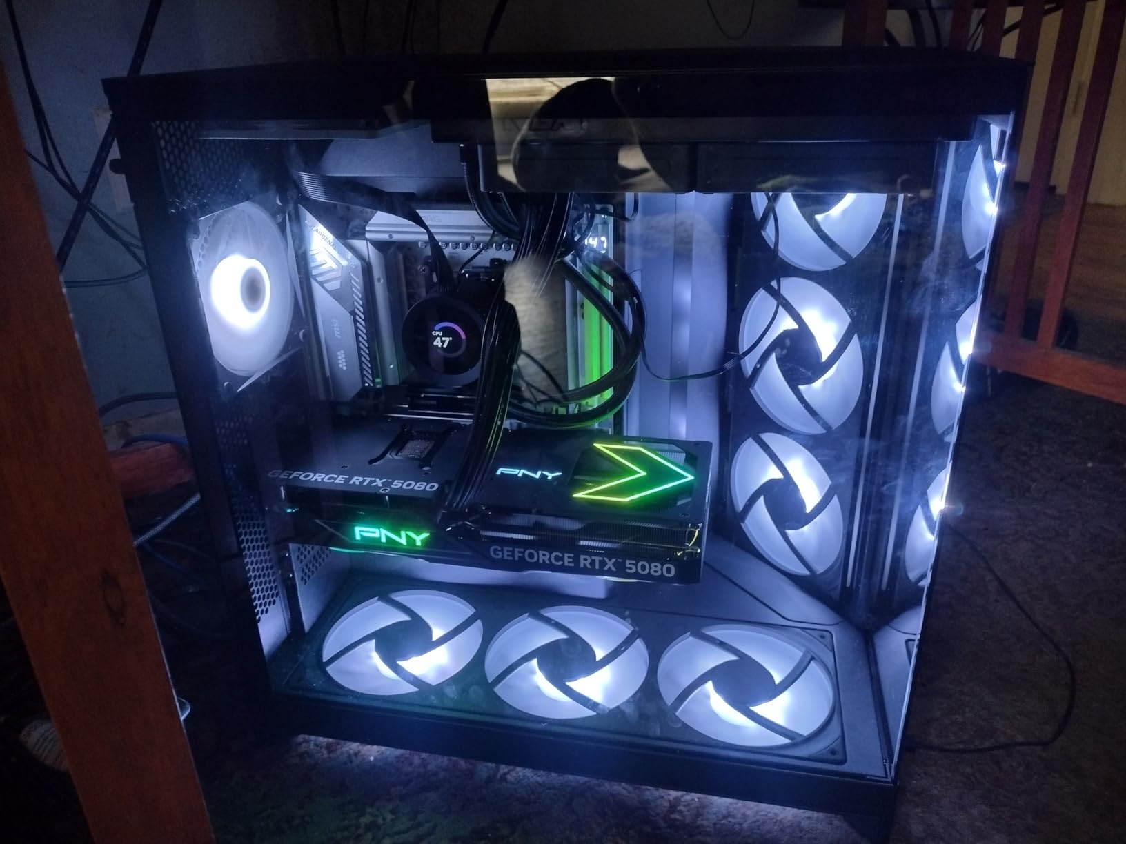 NZXT H9 Flow RGB+ (2025) - Dual-Chamber ATX Mid-Tower Airflow PC Case - 7 RGB Fans (6 x 140mm,1 x 120mm) & Control Hub - 420mm Radiator Support -Connect Ready- Stainless Steel Tempered Glass - White customer photo 1
