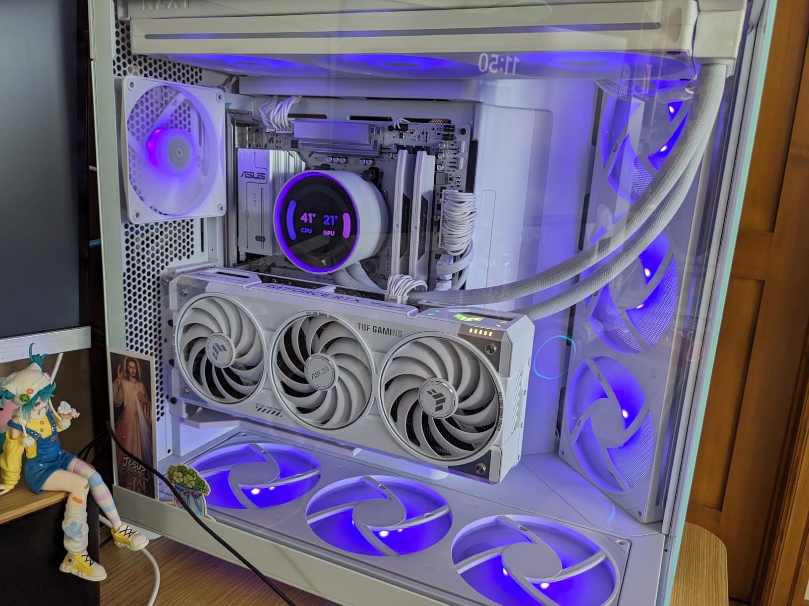 NZXT H9 Flow RGB+ (2025) - Dual-Chamber ATX Mid-Tower Airflow PC Case - 7 RGB Fans (6 x 140mm,1 x 120mm) & Control Hub - 420mm Radiator Support -Connect Ready- Stainless Steel Tempered Glass - White customer photo 2
