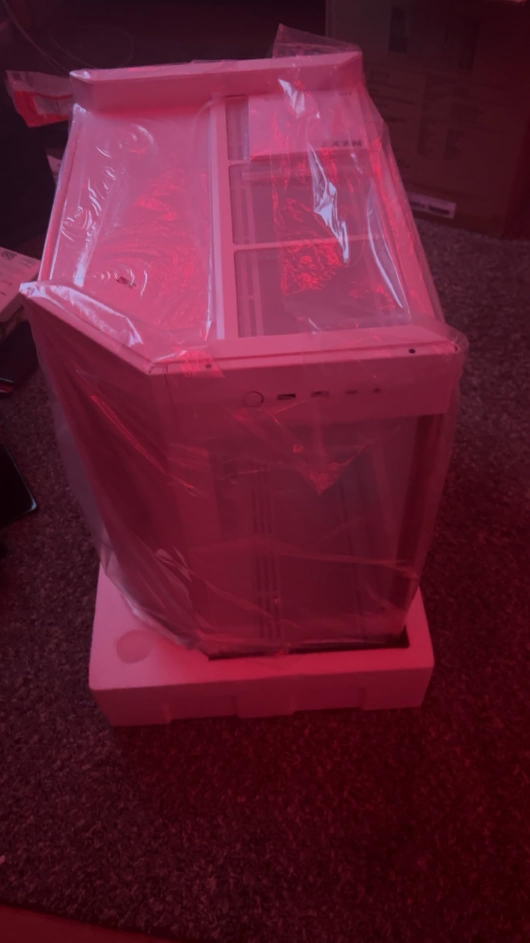 NZXT H9 Flow RGB (2025) - Large Dual-Chamber ATX Mid-Tower Airflow PC Case - Includes 1 x 420mm RGB Fan Unit and 1 x 120mm Fan - 420mm Radiator Support - Tempered Glass - Back-Connect Ready - White customer photo 2