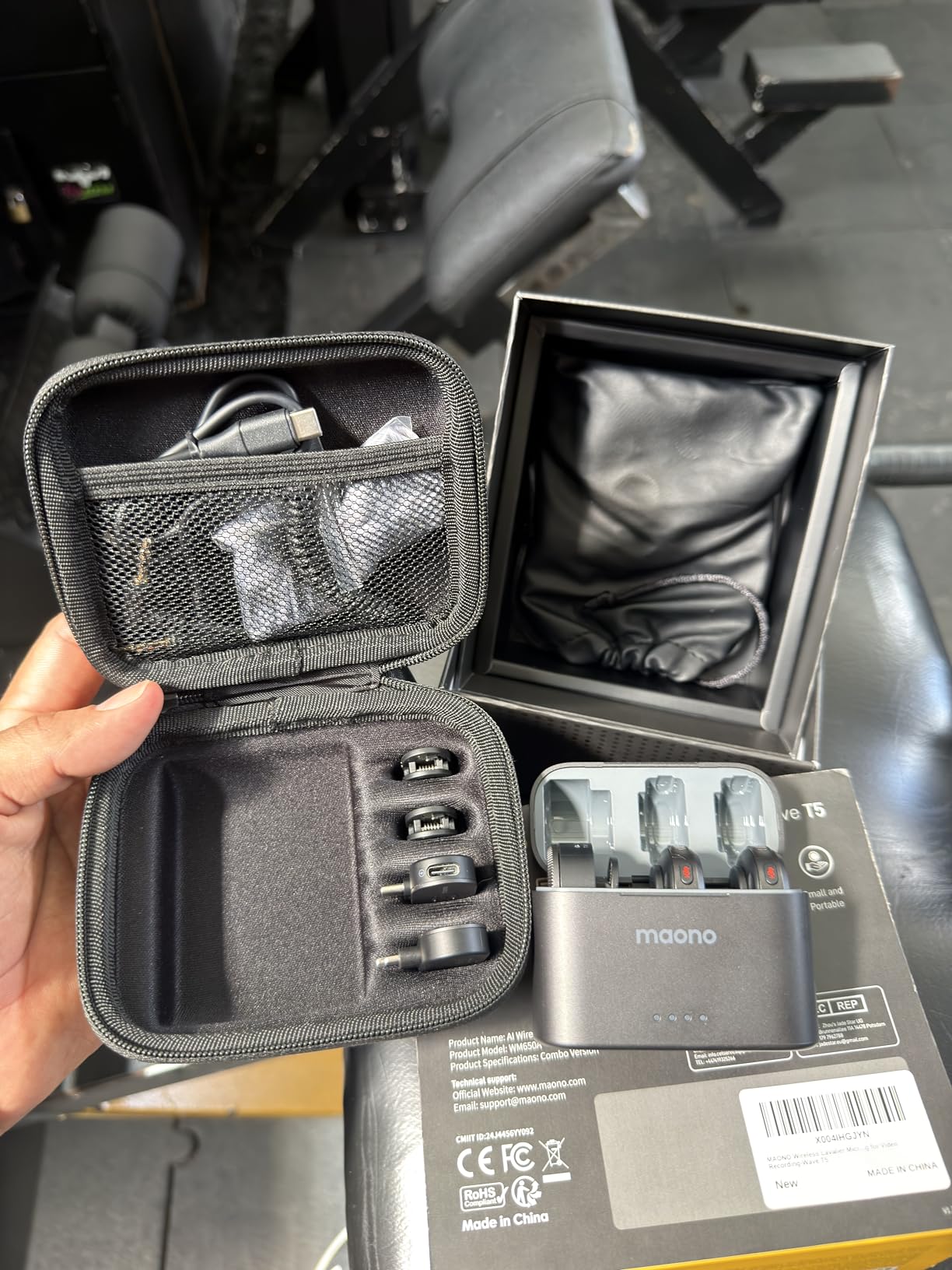 MAONO Wireless Lavalier Microphone for iPhone/Android/Camera/PC, Mini Lapel Mic with 48khz 24bit, Voice Filter, Noise Cancellation, 30h Battery, USB-C/Lightning Plug for Video Recording - Wave T5 customer photo 2