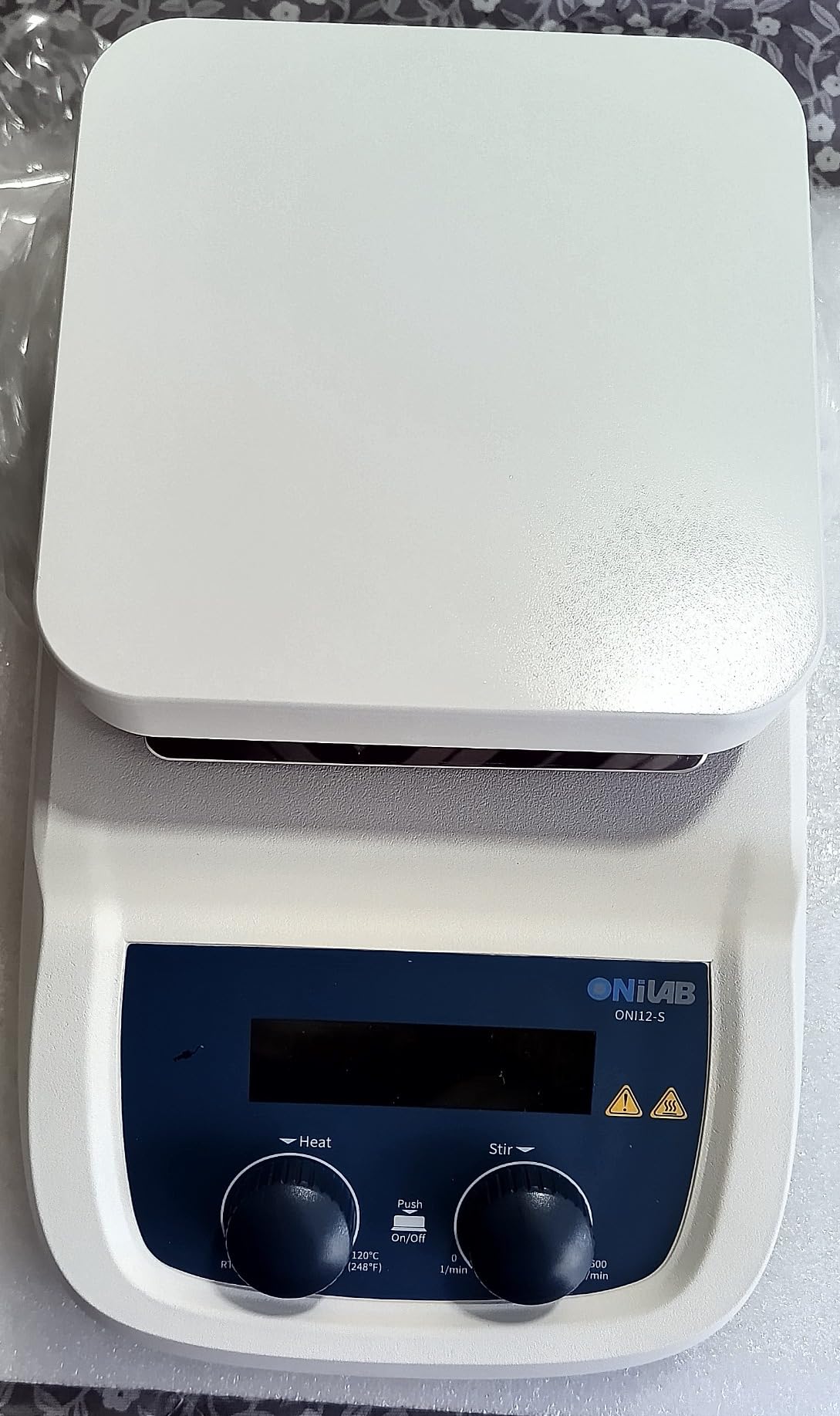 ONiLAB 120℃ 5 inch LED Digital Hotplate Magnetic Stirrer with Ceramic Coated Stainless Steel Work Plate, 200-1500rpm,5L,110V,Temp Probe Sensor & Support Stand & Stirring Bar Included customer photo 2