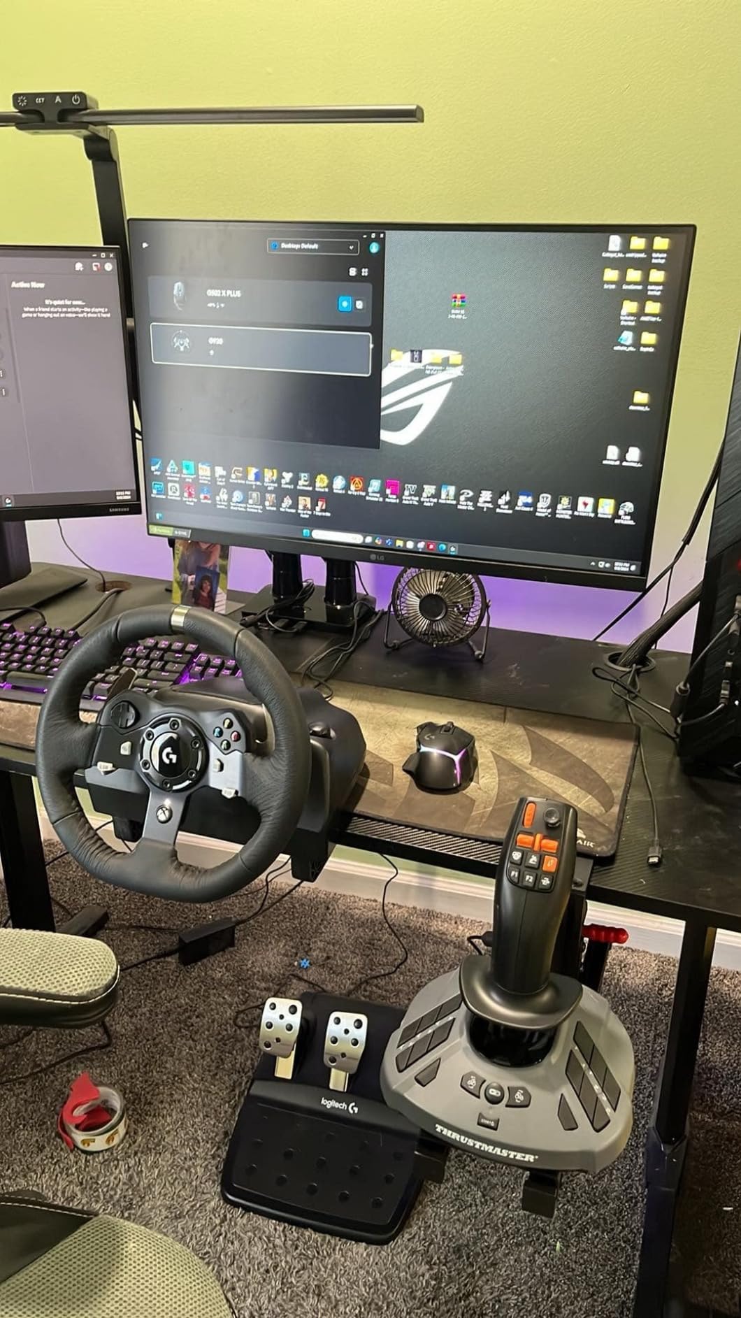 Thrustmaster SimTask FarmStick, Multifunctional Joystick for Farming Simulation (Compatible with PS5 and PC) customer photo 2