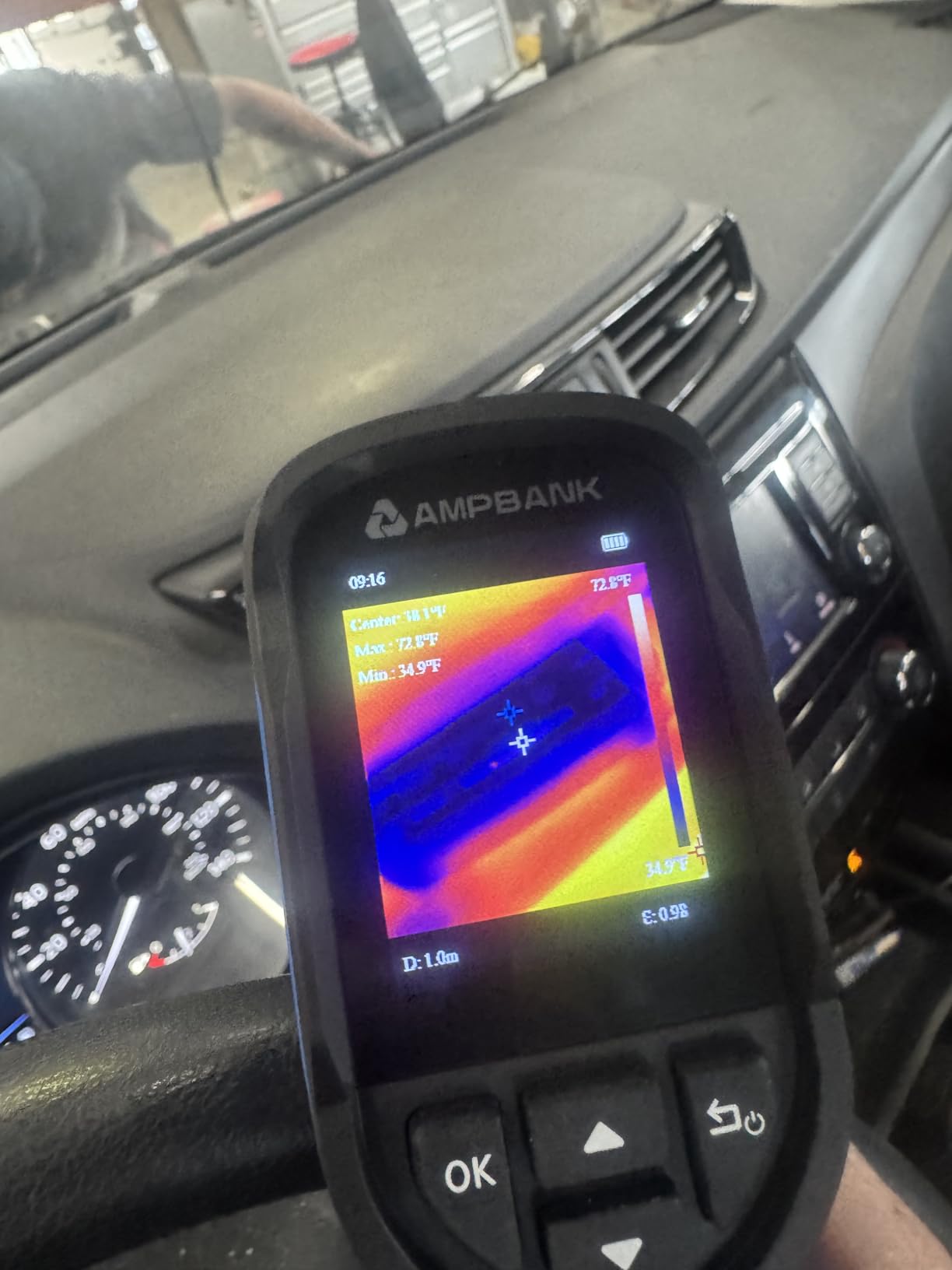 H128 Handheld Thermal Camera, 240 x 240 TISR Resolution, 24h Battery Life customer photo 2