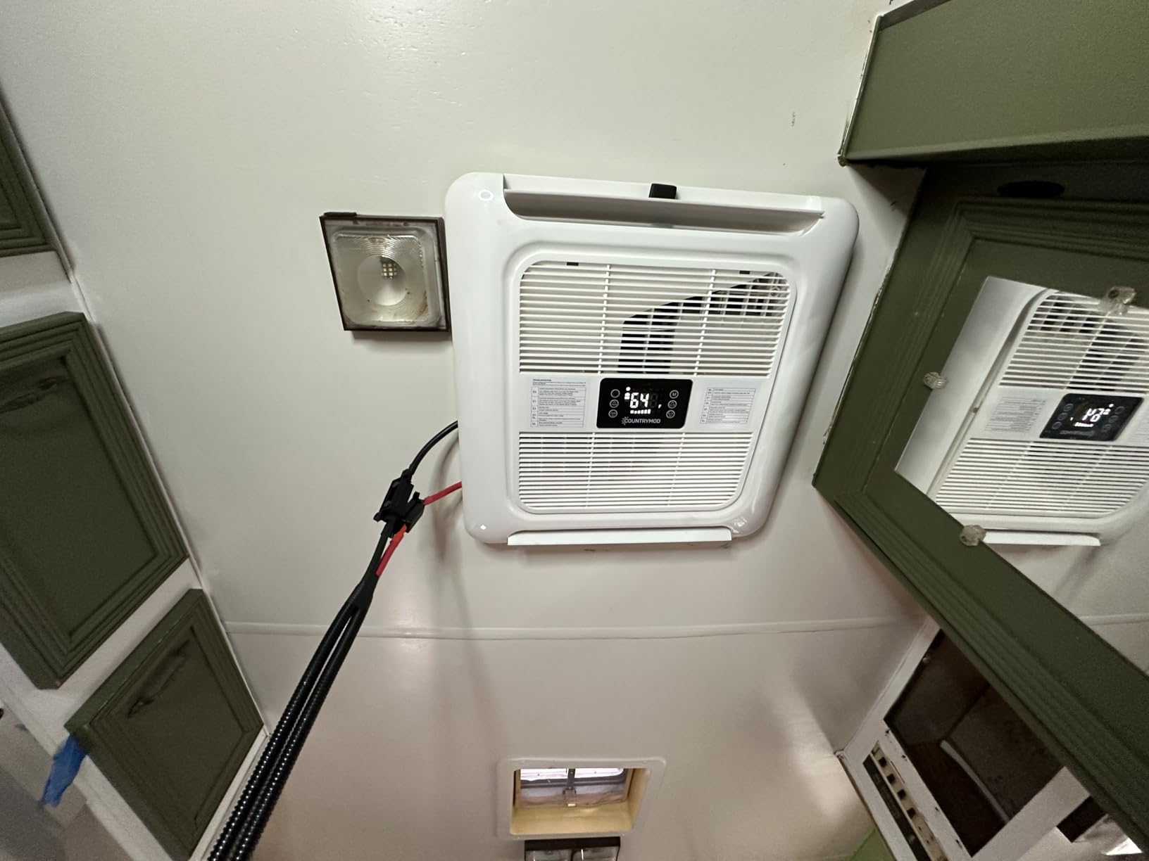 12V DC RV Air Conditioner 11000 BTU RV AC Unit Non-Ducted Rooftop RV Air Conditioners Portable Air Conditioner Quiet Cooling for RVs, Trailers, Fifth Wheel and Food Trucks customer photo 1