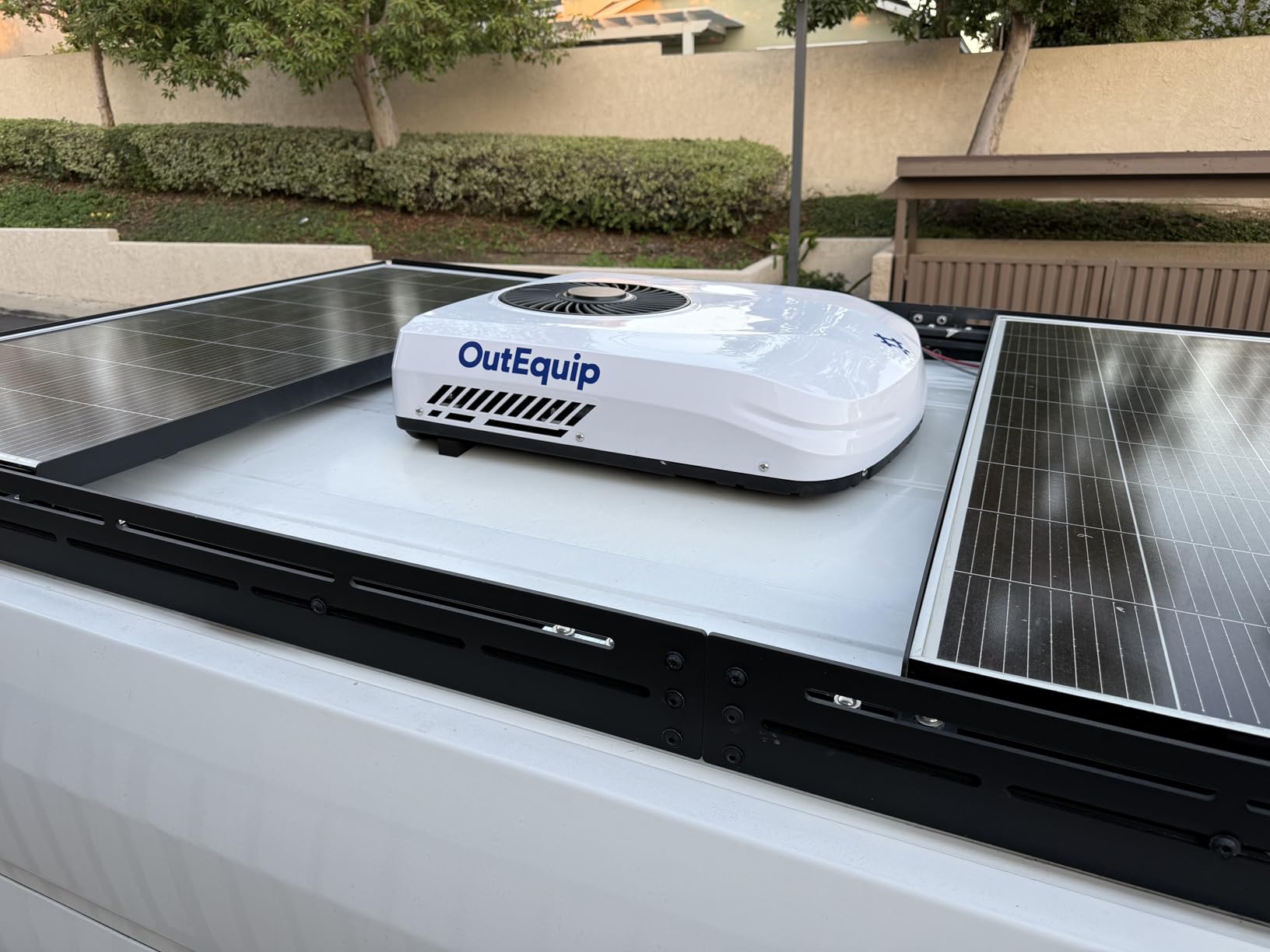 RV Air Conditioner, 12V 10000 BTU Rooftop Air Conditioner for RVs, Trucks, Vans, Campers, Tractor, Low Profile Quiet AC Unit, Battery Powered (w/heater) customer photo 1