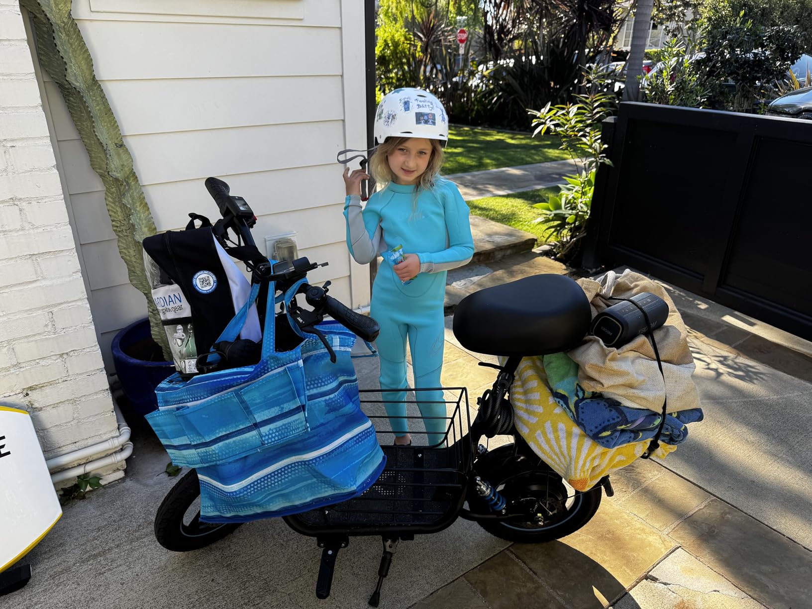 Gyroor C1 Plus Electric Scooter for Adults with Seat & Pet Basket - 30 Miles Range 650W Motor 48V 13.5Ah Battery 18.6MPH 14