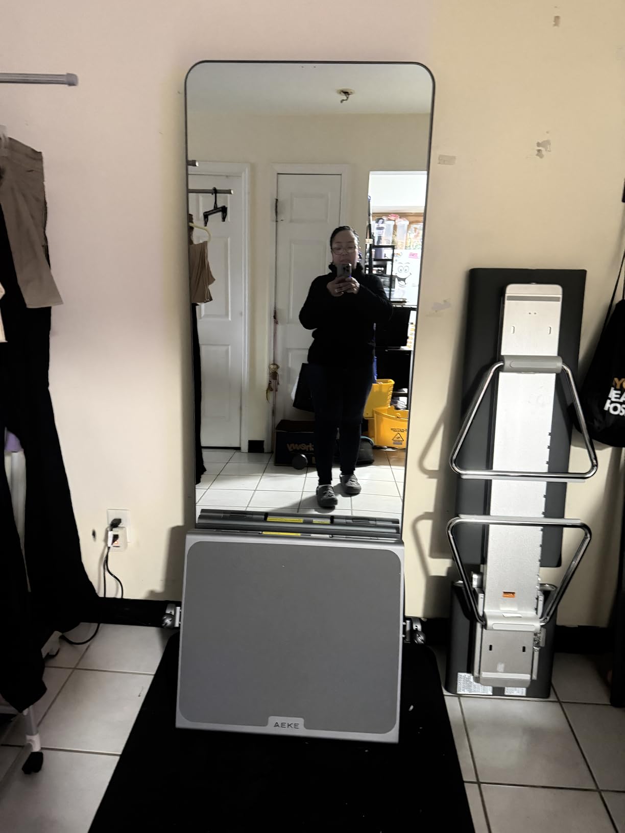 AEKE Smart Home Gym System- Fitness Mirror K1: AI-Powered All-in-One Fitness Machine for Full-Body Strength Training and Personalized Workouts customer photo 2