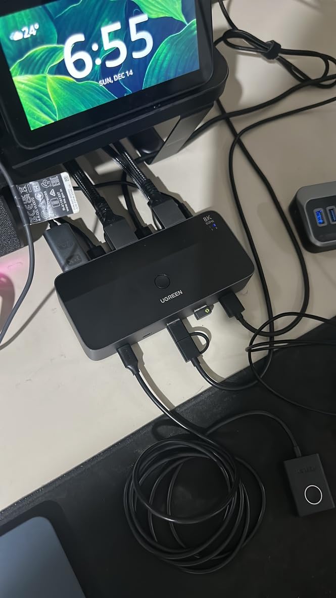 UGREEN 8K@60Hz Displayport KVM Switch 2 Monitors 2 Computers, Aluminum with 4 USB 3.0 Ports for 2 Computers Share Dual Monitors Keyboard Mouse Printer with 2 USB Cables/Power Adapter/Controller customer photo 1