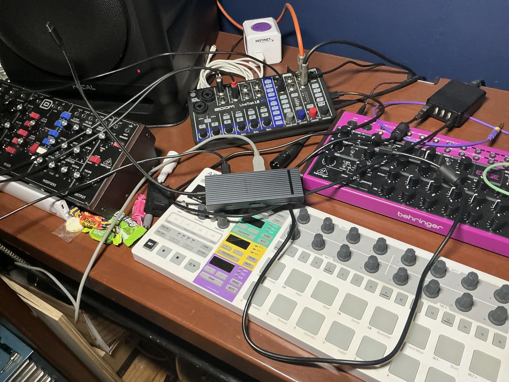 UGREEN Revodok Pro USB C Hub for Laptop 8 in 1 MacBook Docking Station 4K 60Hz HDMI, 100W PD Charging, USB-C & USB-A 10Gbps Data Ports, SD/TF Card Reader for MacBook Pro/Air, iPad Pro, XPS, Thinkpad customer photo 1