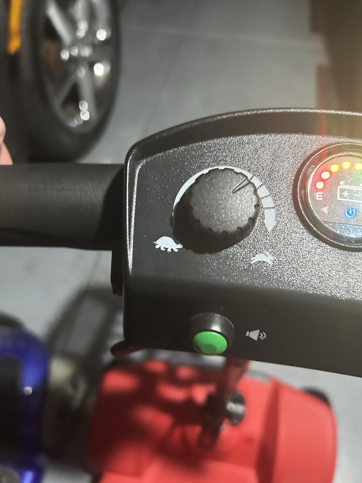 15-25 Miles Long Range Mobility Scooter, Weight Capacity 300 LBS+ Powered Mobility Scooters for Seniors, Compact Duty Mobile for Travel with LED Headlight and Detachable Basket customer photo 2