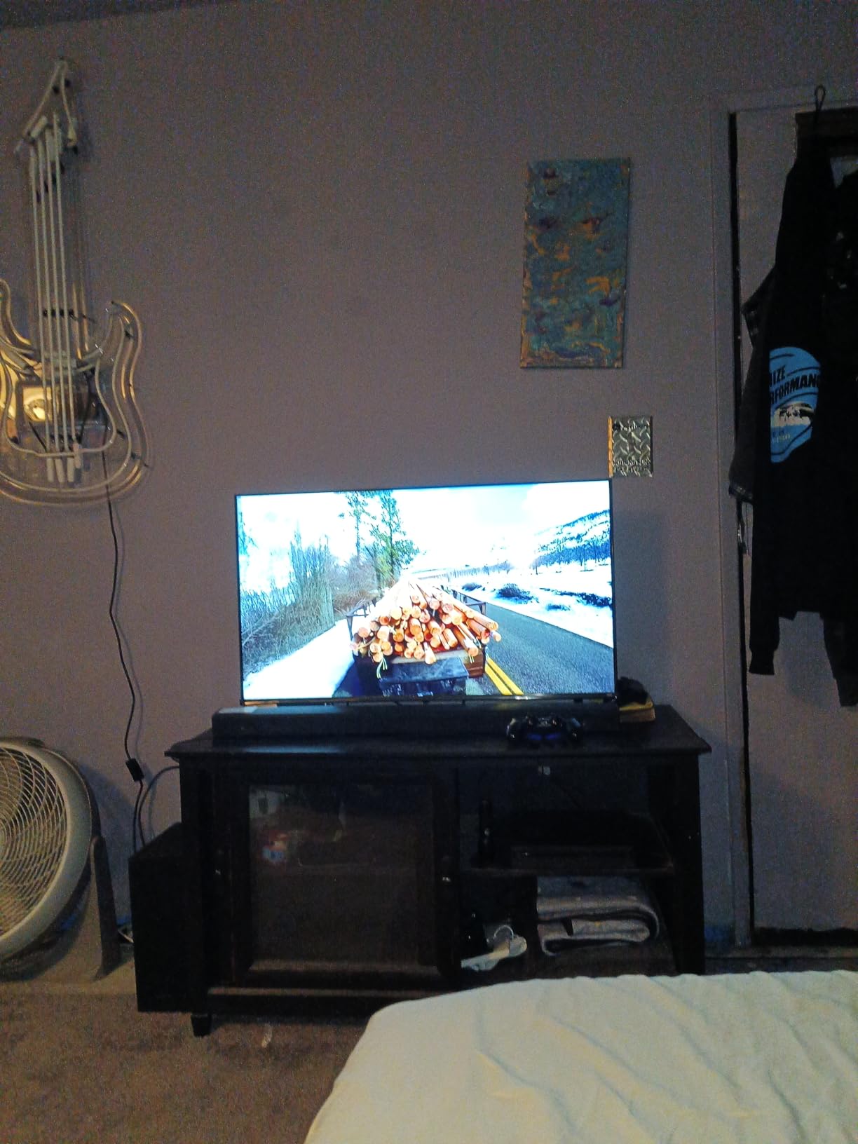 Hisense 40-Inch Class A4 Series FHD 1080p Smart Fire TV (40A4NF, 2025 Model) - DTS Virtual: X, Slim Bezel Design, Alexa Built in customer photo 1