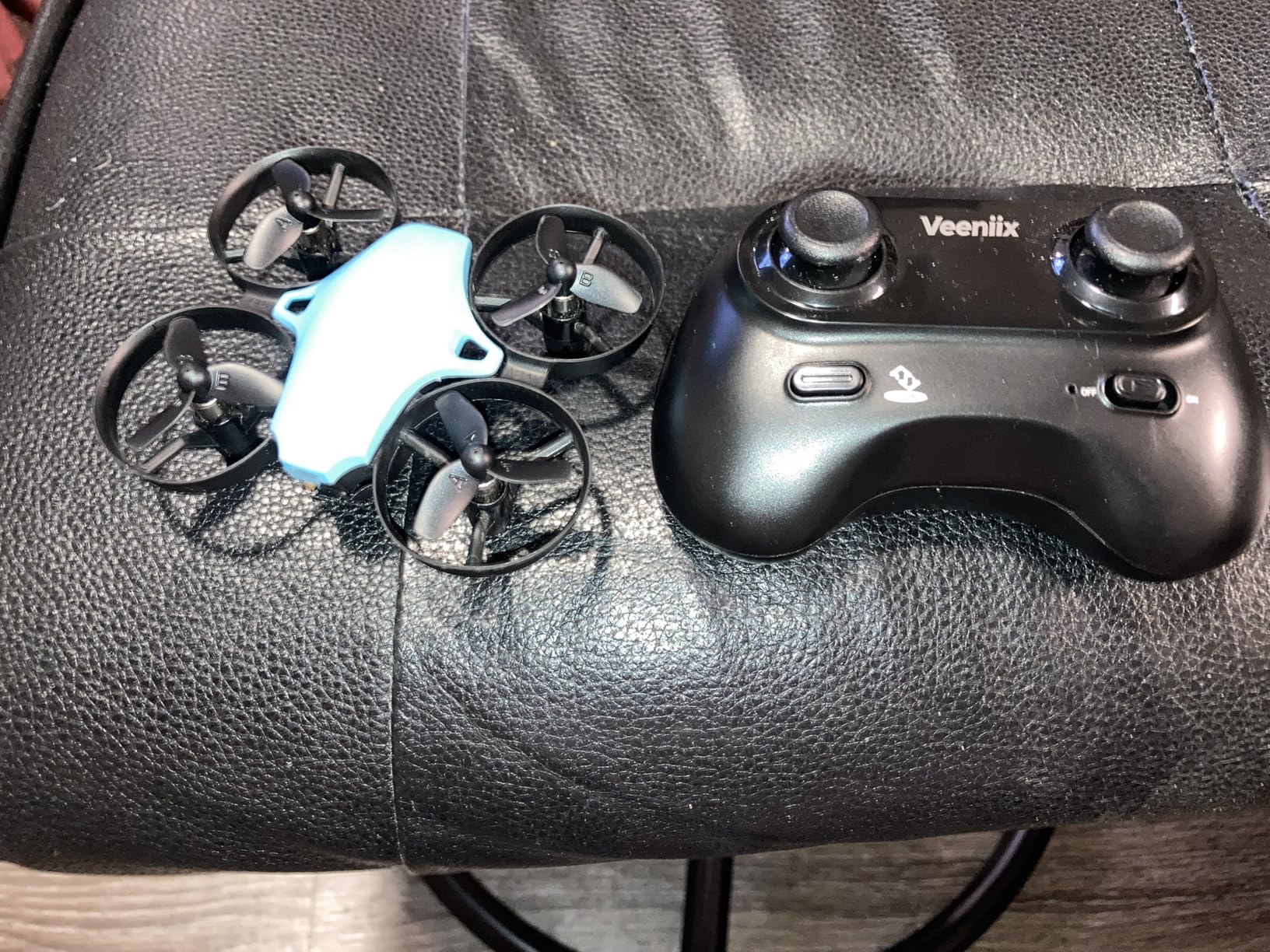 V995 Mini Drone for Kids and Beginners, Indoor Outdoor Quadcopter Plane for Boys Girls with 3D Flips, 360° Rotation, Circle Fly, Auto Hover, Headless Mode and 3 Batteries, Gift for Boys and Girls customer photo 2