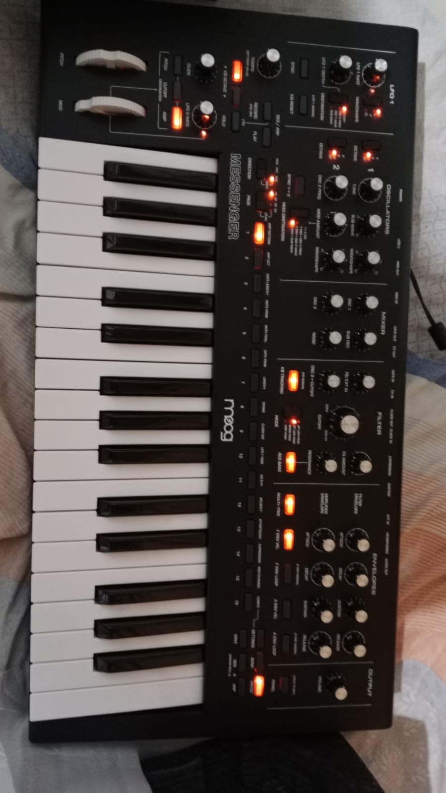 MOOG Messenger - Next-Gen Monophonic Analog Keyboard Synthesizer with 32 Keys, 64-Step Sequencer, 256 Presets and RES BASS Compensation customer photo 1