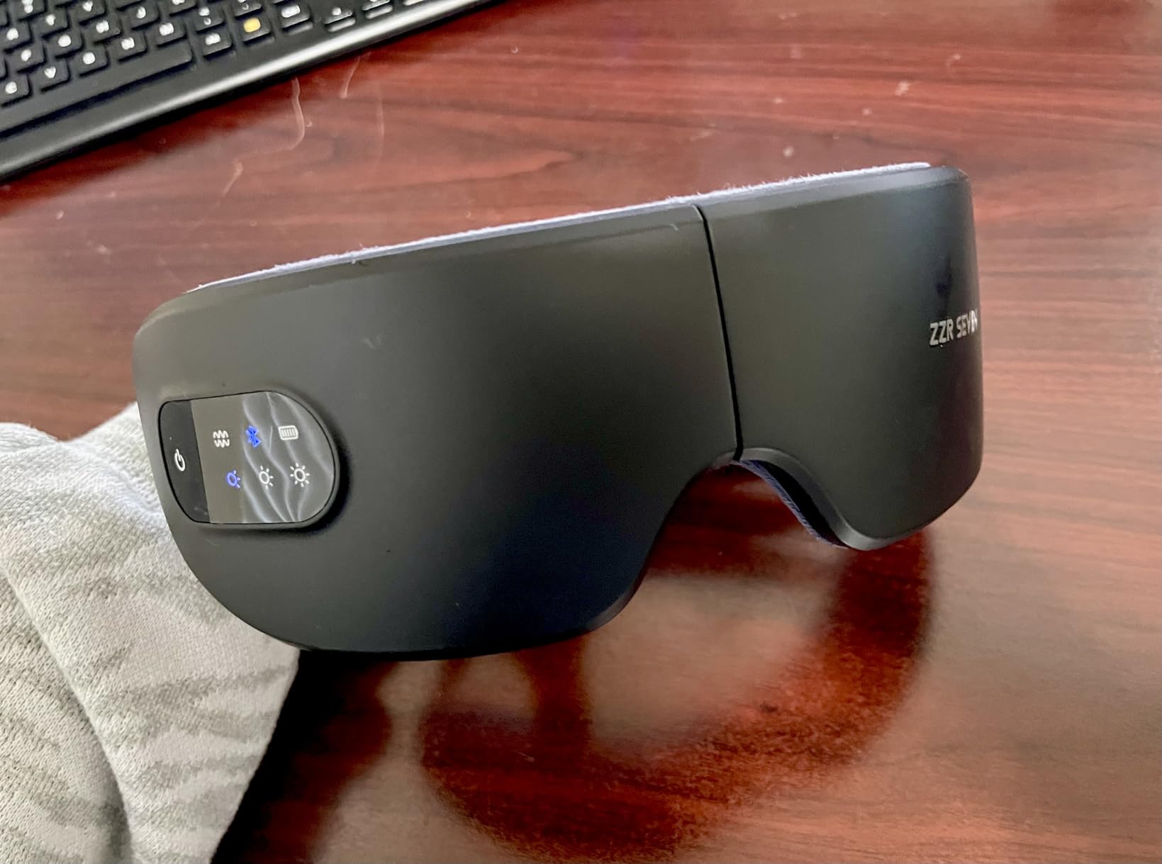 Eye Massager with Heat, 7 Heating and Vibration Modes, Eye Mask, Birthday Gifts for Women, Men, Friend, Mom and Dad, Sleep Mask for Relax, Migraine Relief, Improve Sleep, White customer photo 1