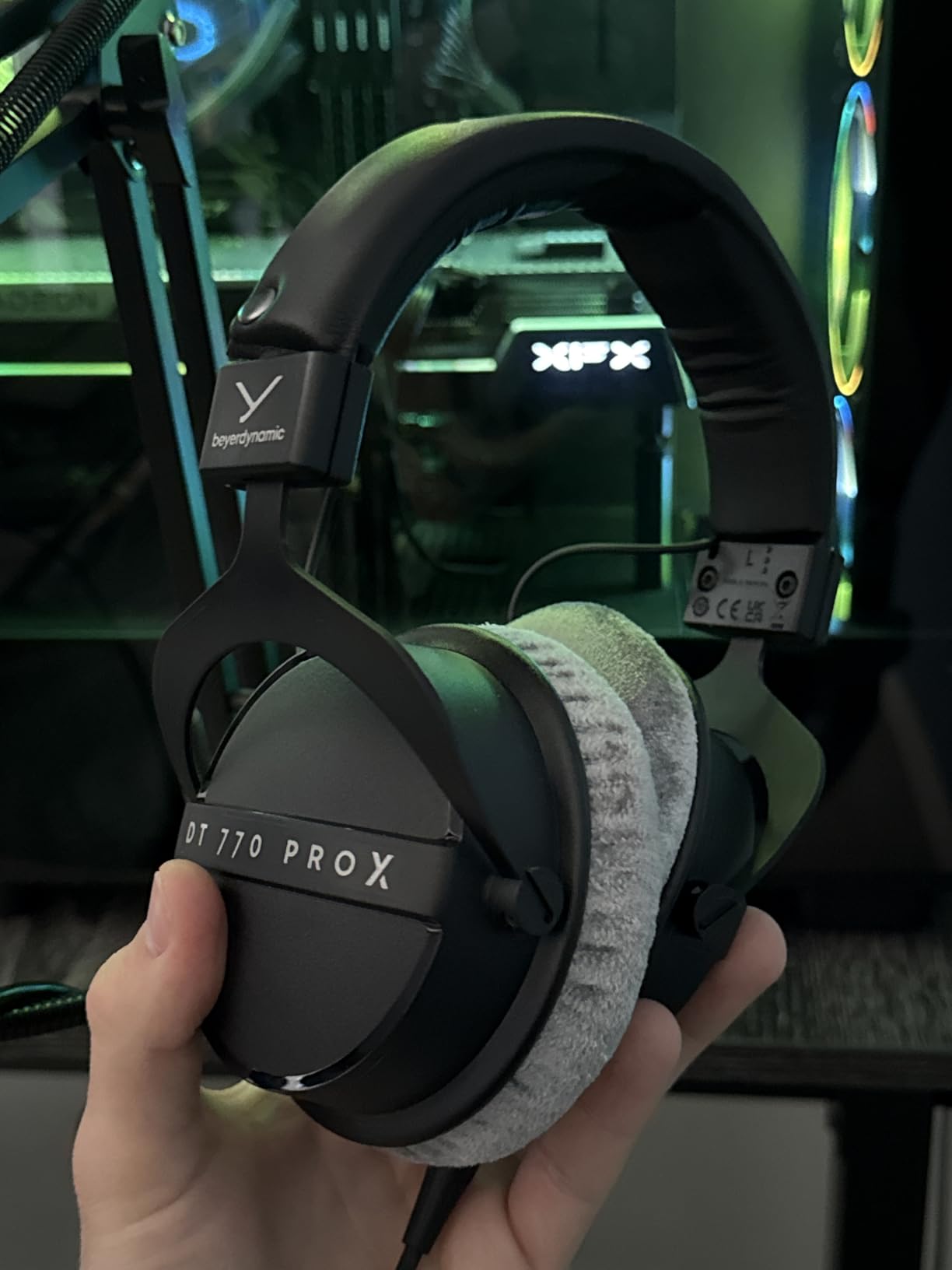 beyerdynamic DT 770 Pro X Wired Over-Ear Headphones, 48 Ohm, Closed-Back Professional Recording Studio Monitor. Recording, Monitoring, Sound Isolation, Handmade in Germany. Black customer photo 1