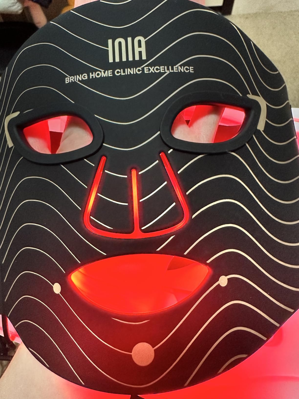 INIA Red Light Therapy Mask for Face - 4 Light Modes with 850nm NIR, Red & Blue LED Light Therapy, 2600mAh Rechargeable LED Face Mask customer photo 2