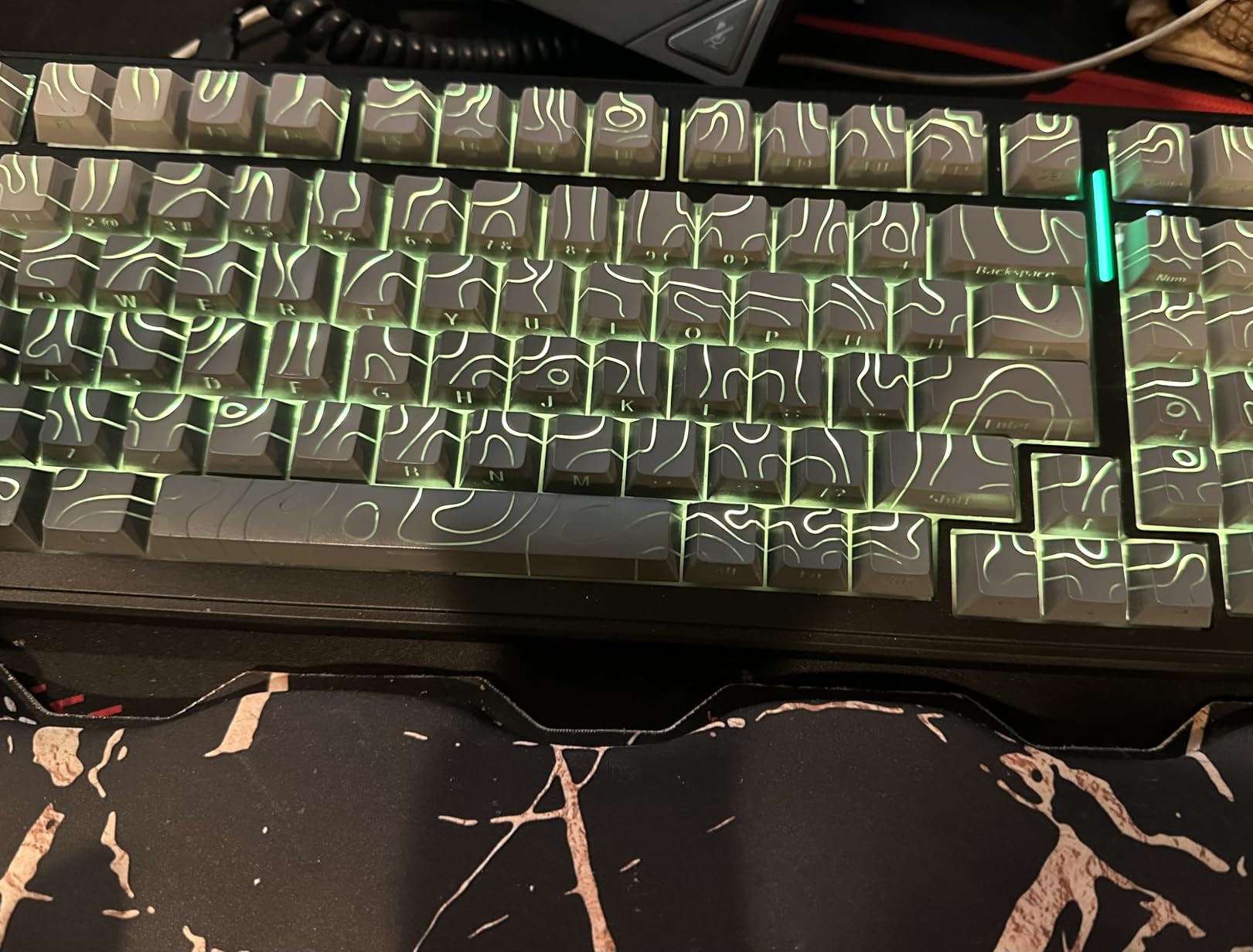 Aula F99 Mechanical Gaming Keyboard, Wireless Creamy Keyboard Hot Swappable Custom Keyboards Rechargeable, Tri-Mode BT5.0/2.4GHz/USB-C, Pre-lubed Linear Switches, RGB Backlit, Gasket Structure customer photo 1