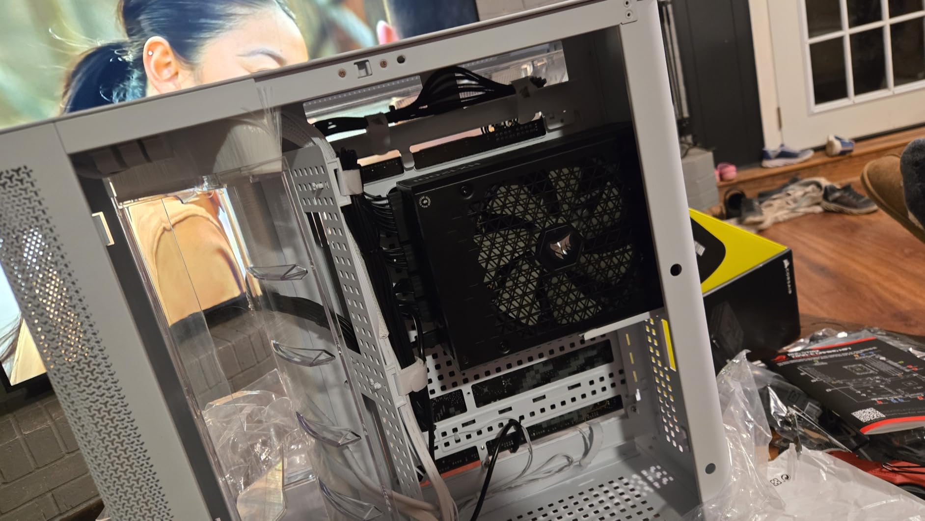 CORSAIR HX1200i (2025) Fully Modular Ultra-Low Noise ATX Power Supply with 12V-2x6 Cable - ATX 3.1 & PCIe 5.1 Compliant, Cybenetics Platinum Efficiency customer photo 1