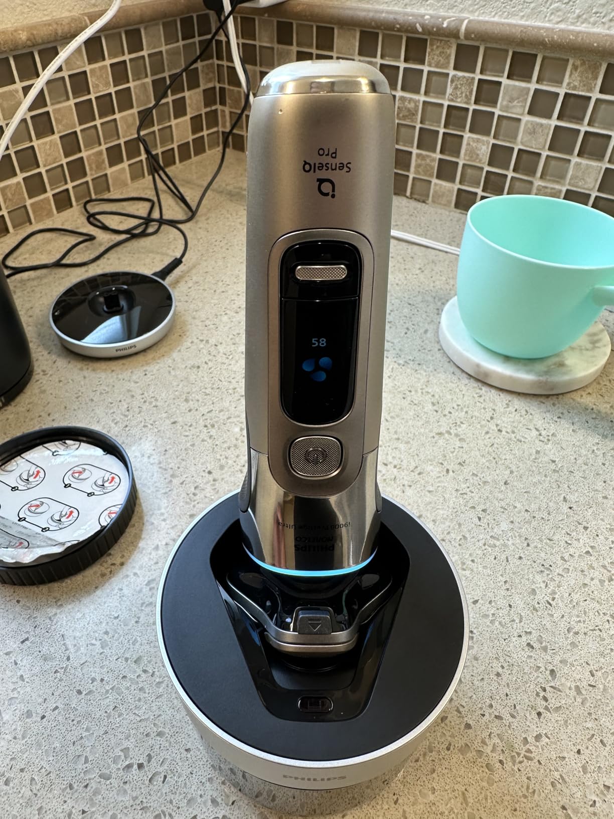Philips Norelco Shaver i9000 Prestige Ultra, Wet & Dry Electric Shaver, White Gold, SenseIQ Pro Technology, 360 Rotating NanoTech Precision Blades customer photo 1