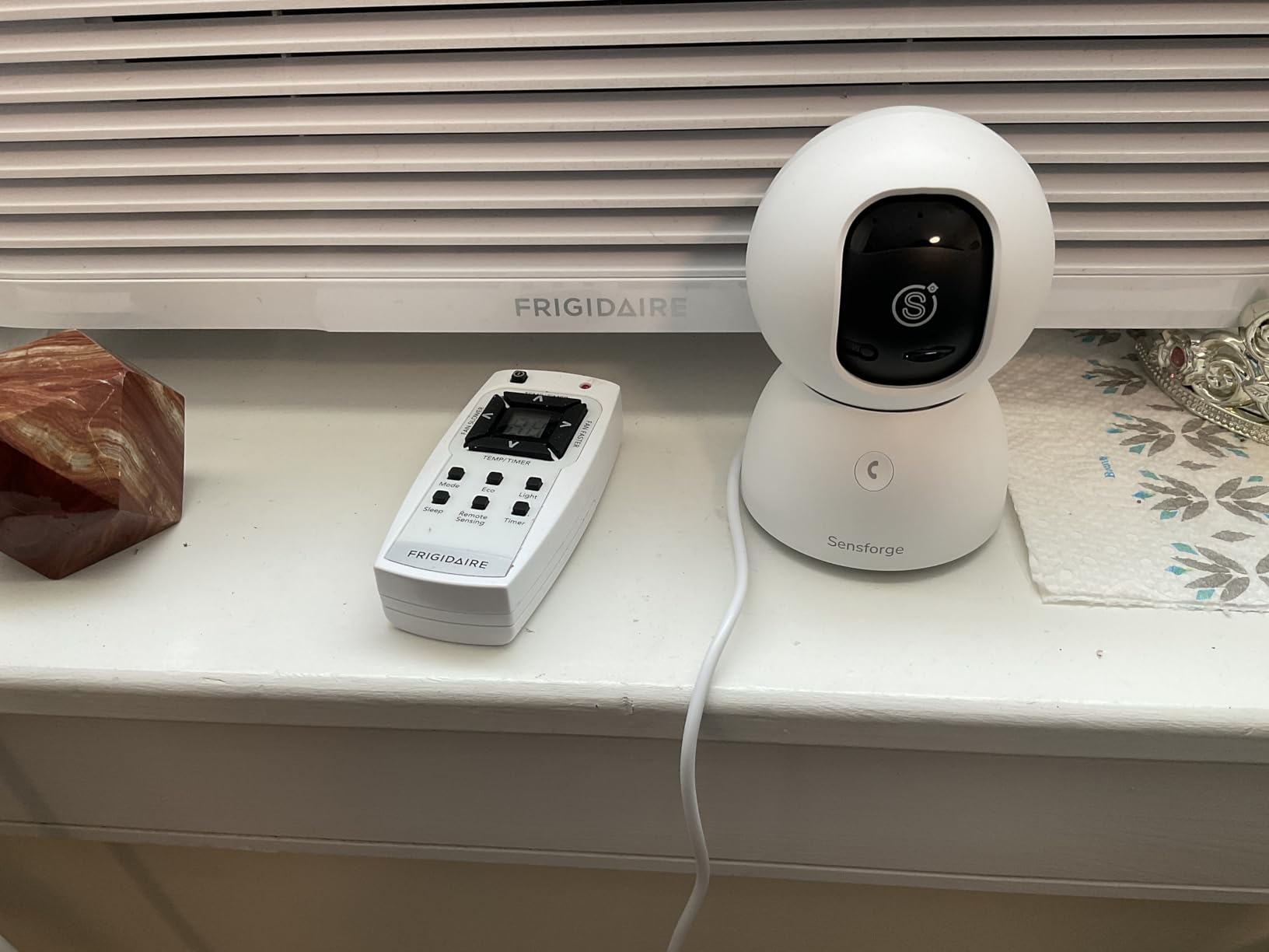 SensForge 2.5K Pan-Tilt Security Camera, 360° Dual-Band WiFi Camera for Home, Free AI Human & Pet Detection, 2-Day Cloud + 64GB SD Storage, Two-Way Talk, Optional AI + Storage Upgrade (1, White) customer photo 2