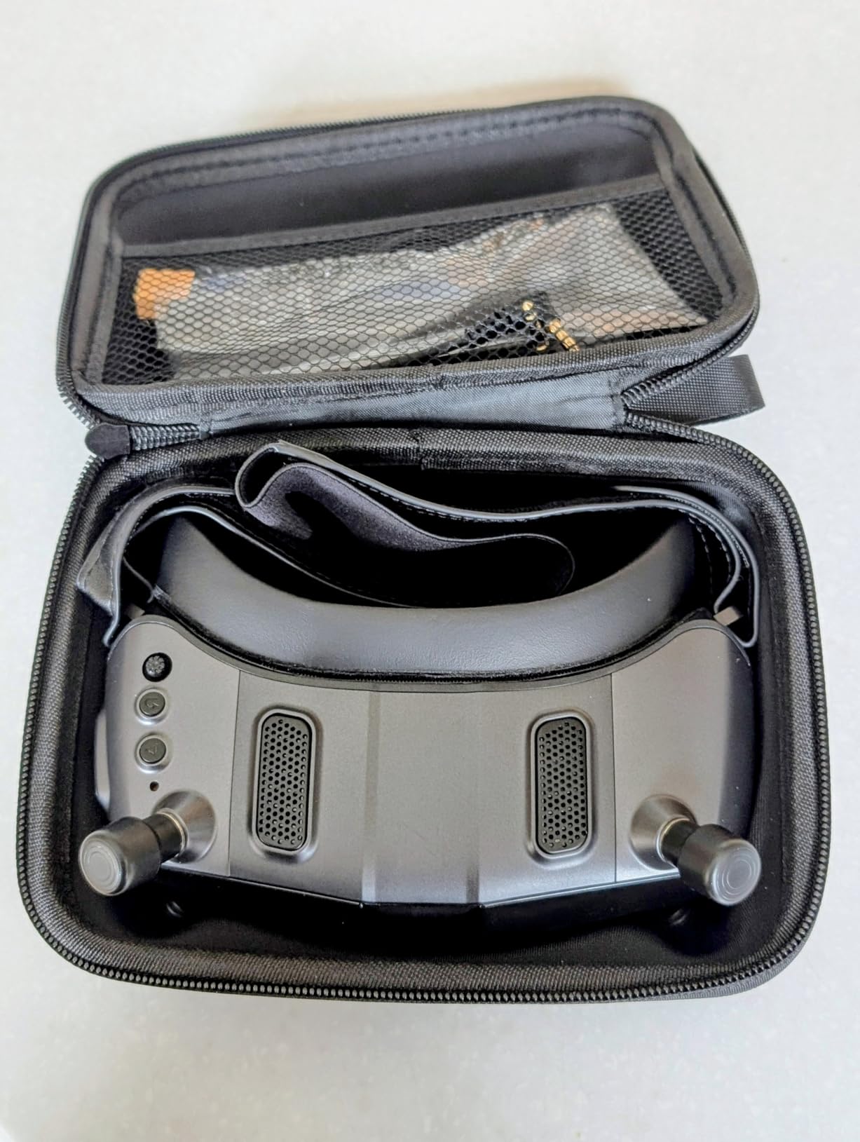 CADDXFPV Walksnail Avatar HD FPV Goggles X - 1080p Ultra-Wide Screen, 50° FOV, Head Tracking, Immersive Flight Experience, HDMI/AV Input, Compatible FPV Drone Goggles for All Walksnail VTX Kits customer photo 2