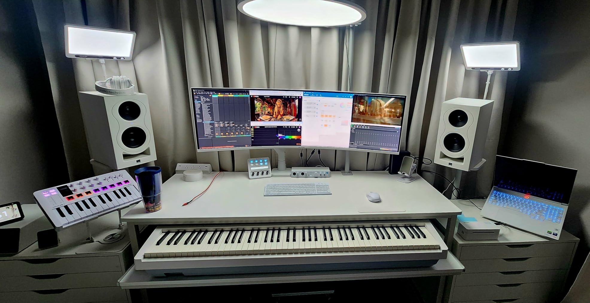 CalDigit TS5 - Thunderbolt 5 Dock - 15 Port, 140W Dedicated Host Charging, 80Gb/s Thunderbolt 5 x4, USB-C 10Gb/s x3, USB-A x2, 2.5GbE, Dual 8K@60Hz, SD & microSD UHS-II, 1m Braided Cable, 240W PSU customer photo 1