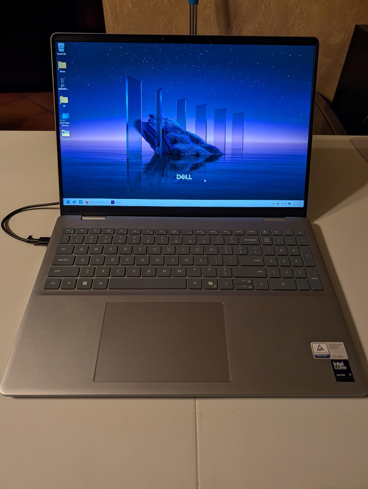 Dell 16 Plus Laptop - 16.0-inch 16:10 2.5K (2560x1600) Display, Intel Core Ultra 7 256V, 16GB LPDDR5X Memory, 1TB SSD, Arc Graphics, Backlit Copilot Key Keyboard customer photo 1