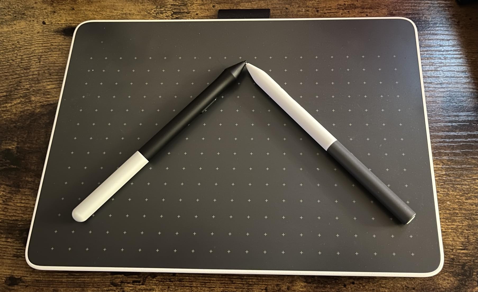 Wacom One 14 Drawing Tablet with Screen - 14 inch HD Full-Laminated Digital Art Tablet with Creative Software and Training, Graphics Drawing Pad for Mac and Windows customer photo 1