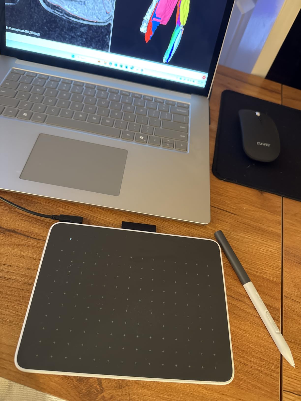 Wacom One 14 Drawing Tablet with Screen - 14 inch HD Full-Laminated Digital Art Tablet with Creative Software and Training, Graphics Drawing Pad for Mac and Windows customer photo 2