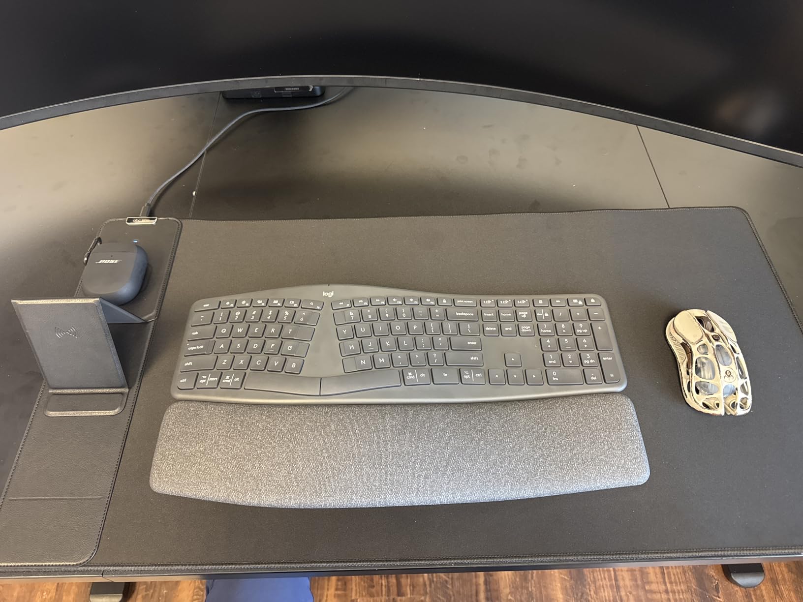 Wireless Charging Mouse Pad with Foldable Phone Holder, 31.5