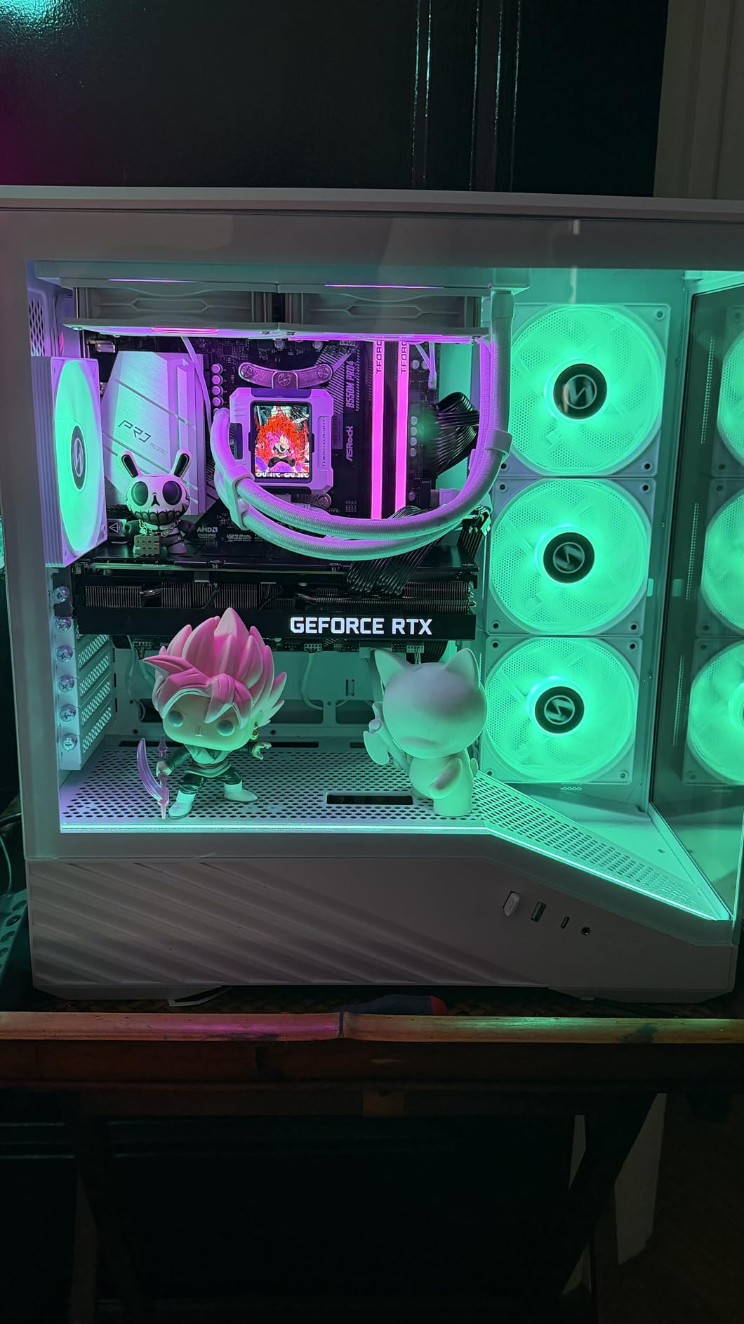Lian Li V100 ATX Mid-Tower PC Case, 4 x 120mm ARGB PWM Fans Pre-Installed, LED RGB Strip, Display Platform with Tempered Glass, Support 420mm GPUs, 360mm Radiator, Optimized Airflow - White (V100RW) customer photo 1