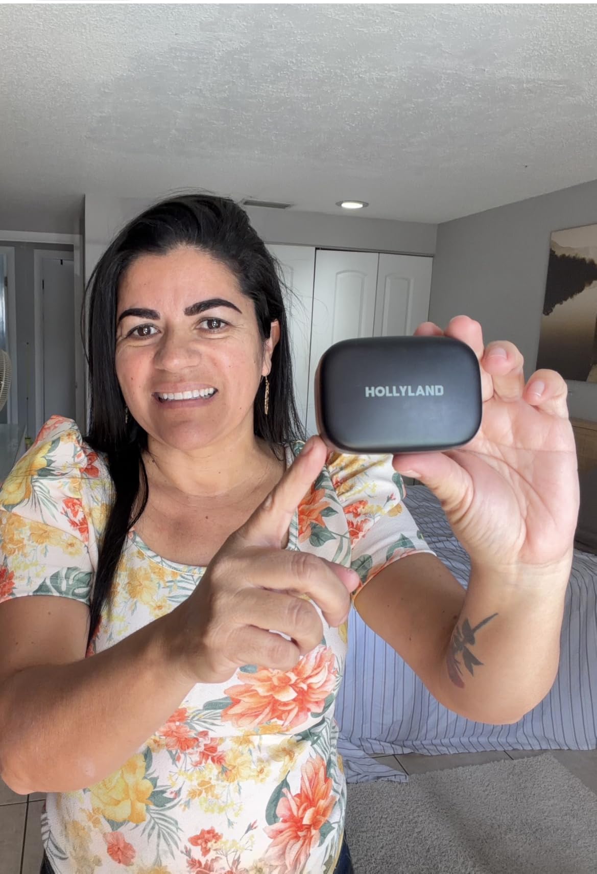 Hollyland Lark A1 Wireless Mini Microphone for iPhone & Android, 48kHz/24-bit, 3-Level Intelligent Noise Cancel, Microphone for YouTube, Podcast, Vlogging (Black, 2TX + 2RX + Charging Case) customer photo 2