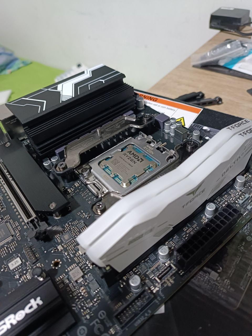 ASRock B850M-X WiFi R2.0 AM5 Micro-ATX Motherboard: Supports AMD Ryzen 9000/8000/7000 CPUs, DDR5 8200+ (OC), PCIe 5.0, Wi-Fi 6E, 2.5G LAN, USB-C, BIOS Flashback customer photo 2