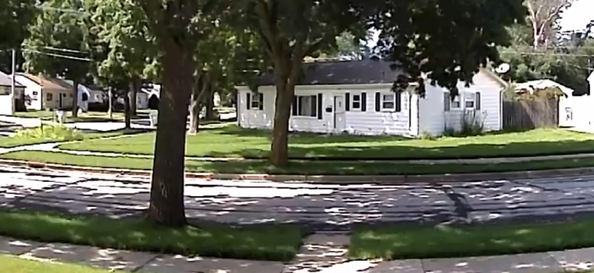 Doorbell Camera Wireless, Head-to-Toe Video - No Subscription Required, 2K HD Live View, Two-Way Talk, Smart Video Doorbell with Chime, Battery Powered, Motion Alerts, Works with Alexa & Google (2.4G WiFi) customer photo 2