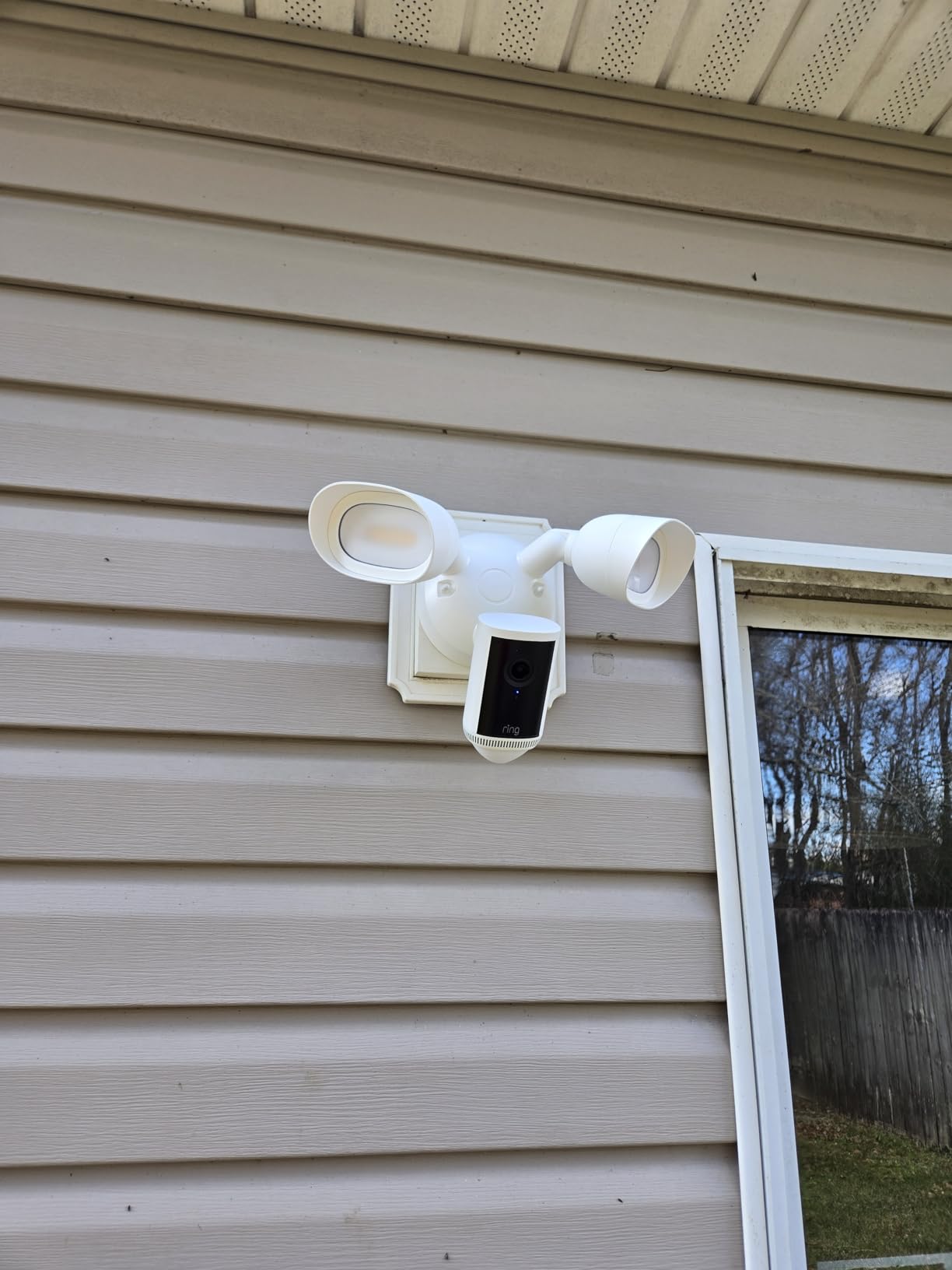 Ring Floodlight Cam Pro, Wired (newest model), Home or business security, Retinal 4K with wide-angle video, 10x Enhanced Zoom, and 2000 Lumen Floodlights, White customer photo 1