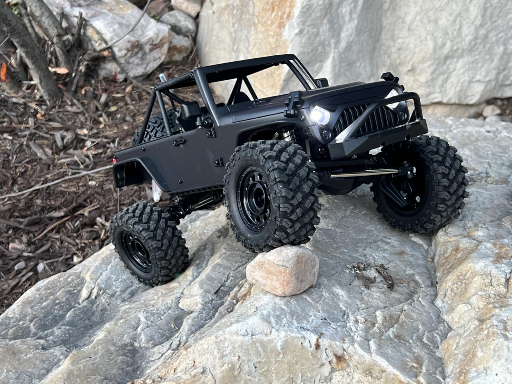 HYPER GO H12Y 1/12 Brushless 4X4 RC Rock Crawlers for Adults, Metal Case Waterproof 4WD Off-Road RC Rock Trucks with Portal Axles, All Terrain RC Cars with 2 Battery customer photo 2