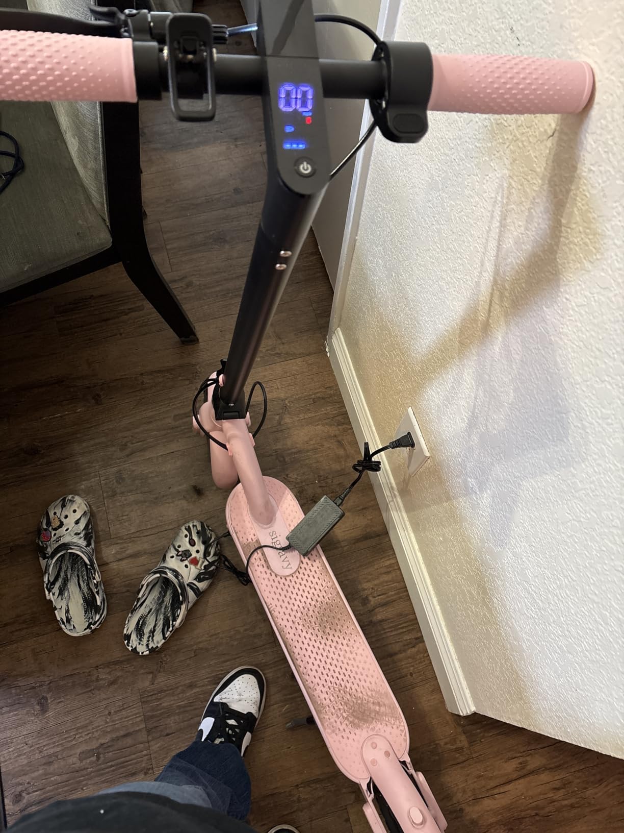 Electric Scooter, Folding E Scooter for Adults with Seat, 350W Motor, 8.5