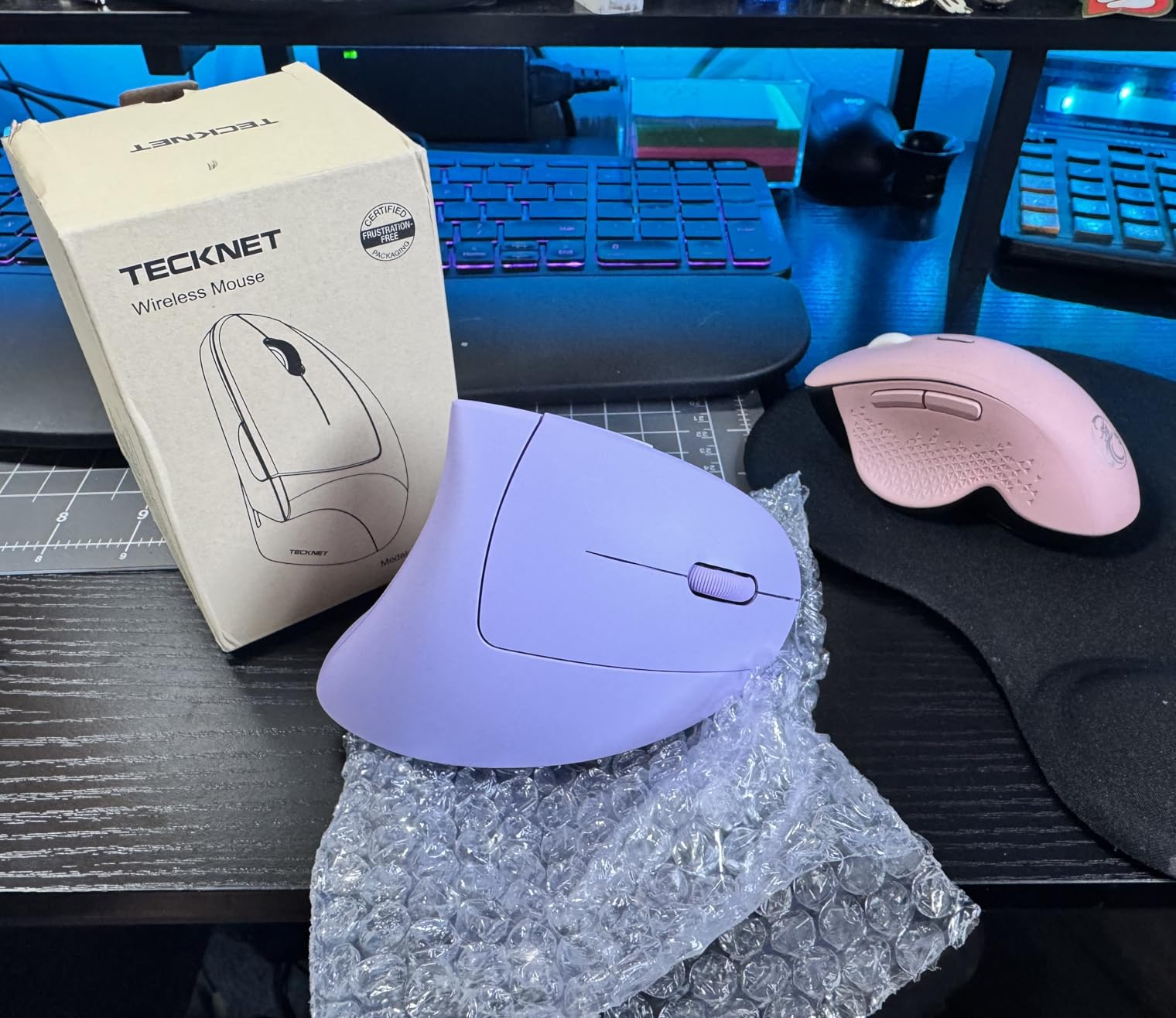 TECKNET 2.4G Ergonomic Mouse Vertical Wireless - 4800 DPI Optical Carpal Tunnel Mouse Right Hand, 5 Adjustable DPI, Quiet Clicks, 6 Buttons for Laptop, Desktop, PC, Computer - Black customer photo 1