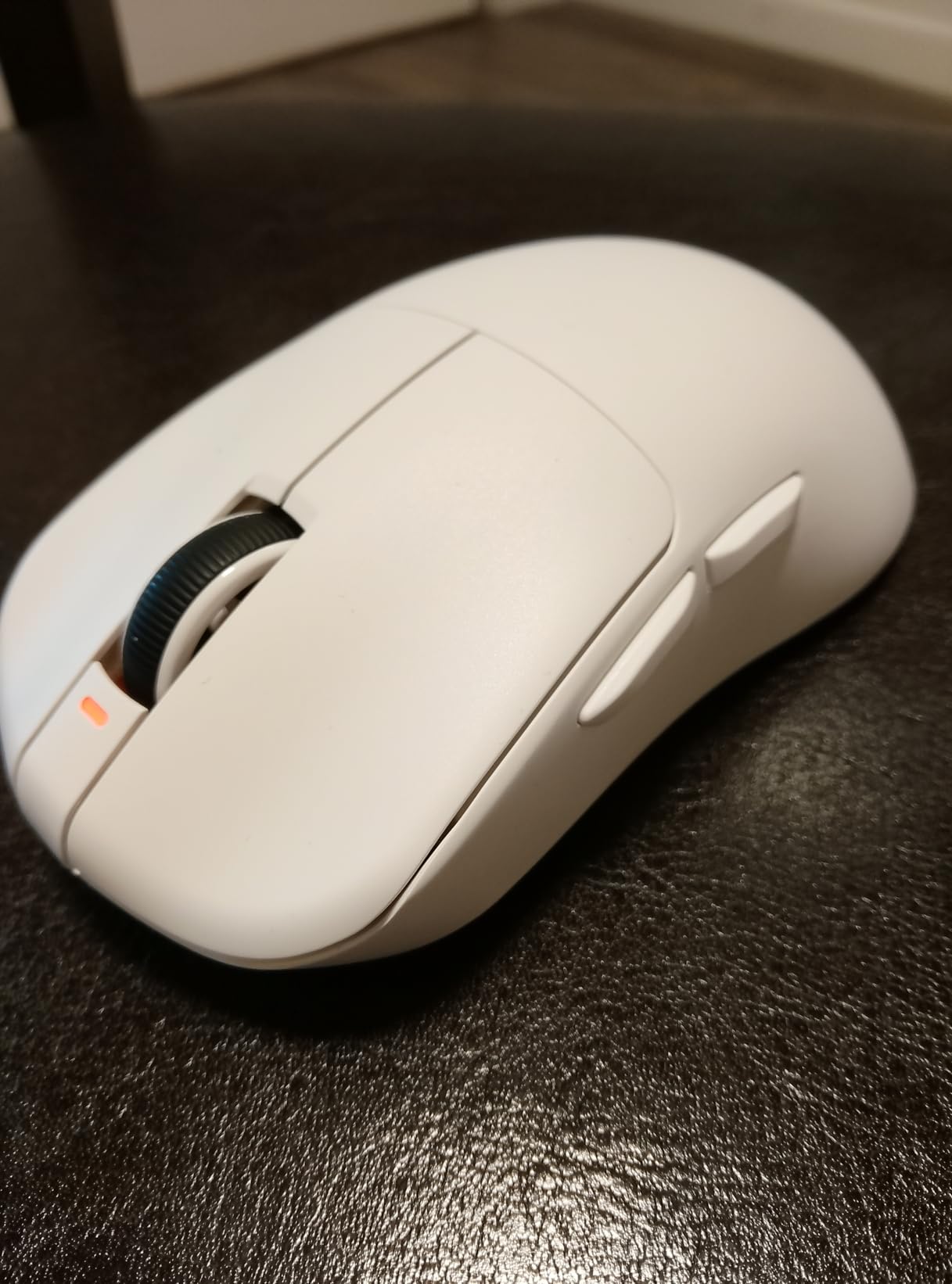 VGN Dragonfly F1 Pro Wireless Gaming Mouse, 49g Ultra-Lightweight, PAW3395 26K DPI Sensor, 4KHz Polling Rate Supported, Professional Esports Speed, White customer photo 1