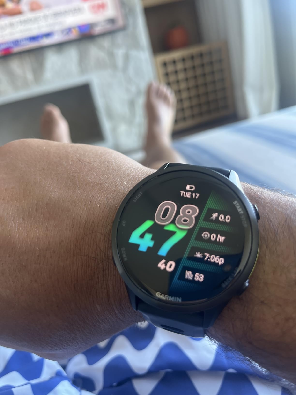 Garmin Forerunner 970, Premium GPS Running and Triathlon Smartwatch, AMOLED Display, Built-in LED Flashlight, Carbon Gray DLC Titanium customer photo 1