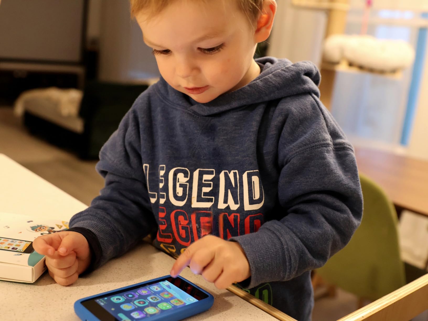 MOMILLA Kids Smart Phone with Dual Camera, 3.97