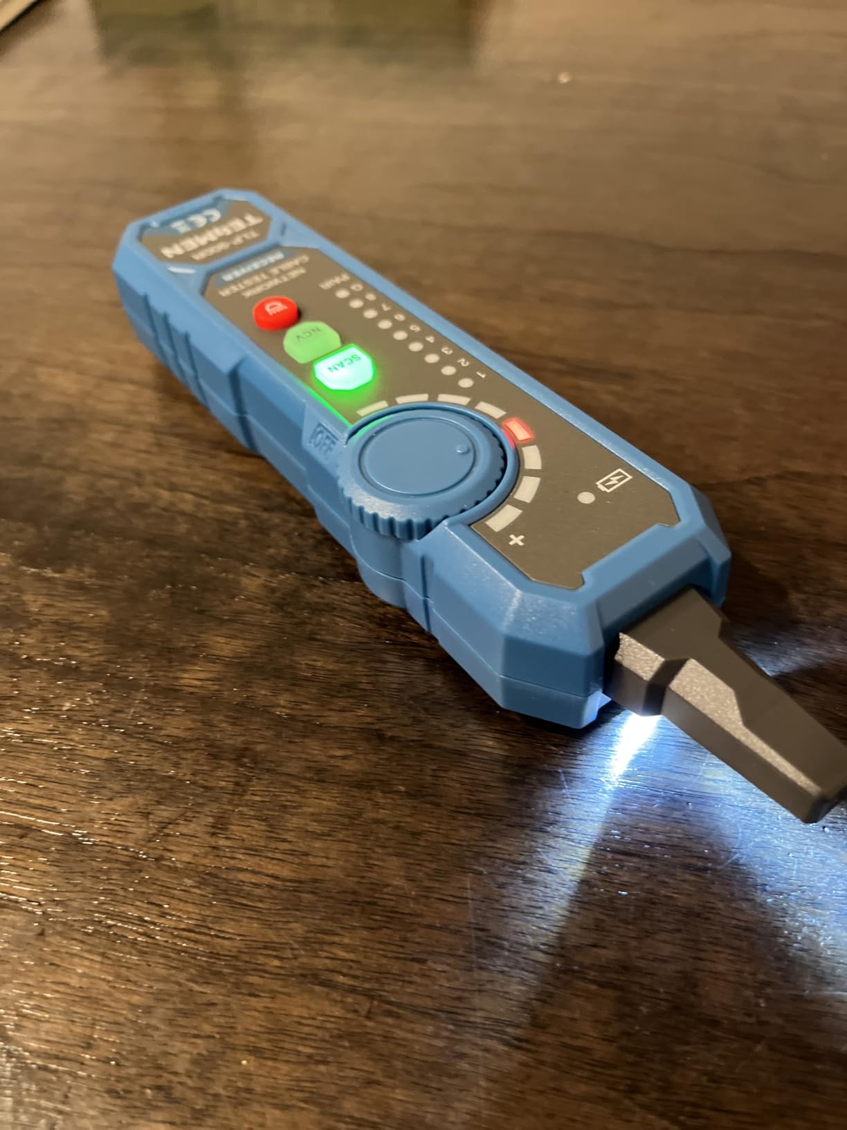 TESMEN TLP-900AR Network Cable Tester, RJ11 RJ45, for CAT5/6/POE/STP, Multi-function Cable Tracer with Pairing, Continuity, QC & NCV, Suitable for Ethernet, Telephone, Wire maintenance and sorting-Green customer photo 2