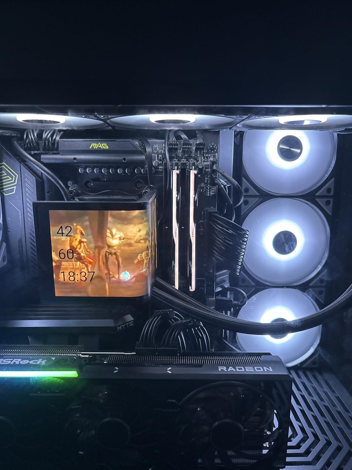 TRYX Panorama SE 360 ARGB 360mm AIO Rotatable 6.67'' AMOLED Curved Screen 3D Anamorphic Effect Customizable AIO Cooler 360mm Asetek Adela Pump 280w TDP ARGB Fan Intel LGA 1851/1700 AMD AM5/AM4 customer photo 2