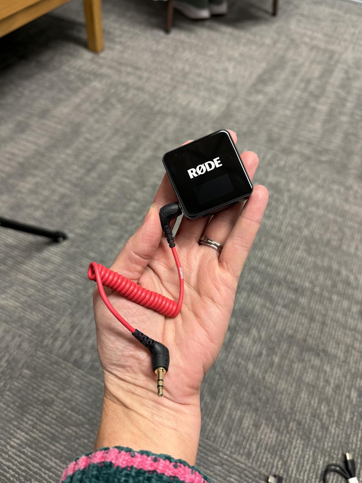 RØDE Wireless GO (Gen 3) - Compact Wireless Mic - Pristine Audio, 32-bit Float Recording, Automatic Level Control, for Phones, Cameras and Computers (Cobalt) customer photo 2
