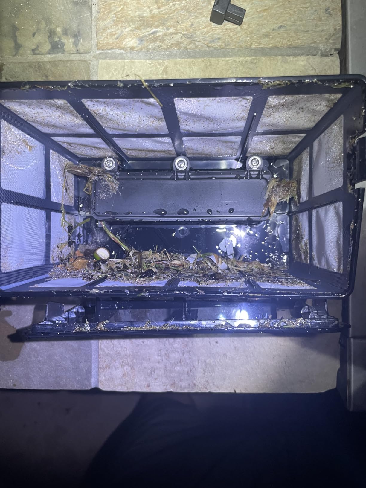 Cordless Robotic Pool Vacuum, Pool Cleaner with Track Drive & Sonar Navigation, 180W Brushless Motor, Wall & Waterline Climbing, 150-Min Runtime, for Inground Above-Ground 2150 Sq. Ft. (Dark Blue) customer photo 1