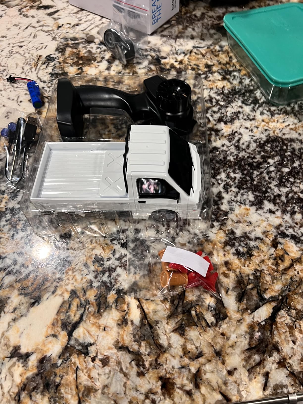 1/24 RC Drift Car, Remote Control Car, 2.4GHz 20KM/H 4WD High Speed RC Truck, Drifting Tires and Two Batteries Racing Sports Toy Idea Gift for Boys Girls and Adults Kids customer photo 2